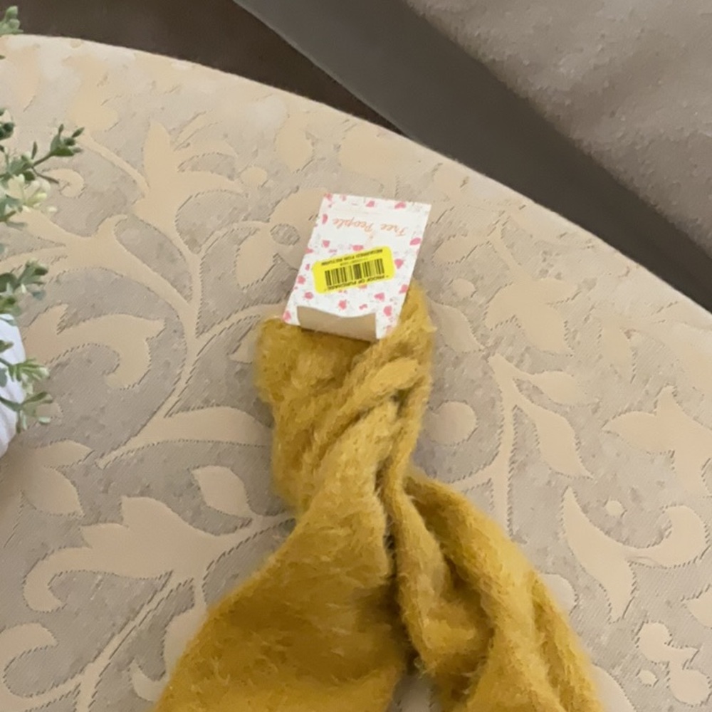 Free People Womens Over The Knee Fuzzy Two Tone Knit Socks Tan Yellow Furry NWT - Picture 3 of 5